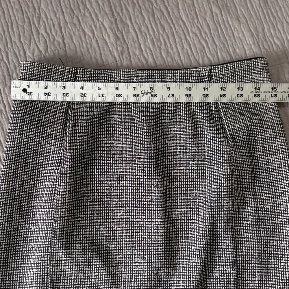Classic Gray Patterned Pencil Skirt - Picture 6 of 7